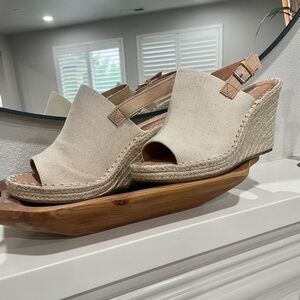 TOMS Natural‎ Canvas Wedge Sandals – Size 10 (New Without Box)